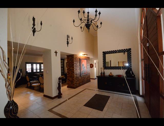 5 BEDROOM HOUSE FOR SALE IN BRYANSTON